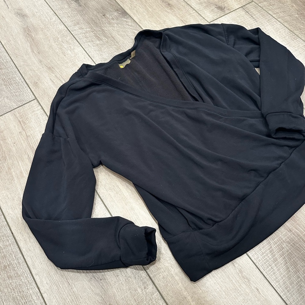 Zella medium black wrap pullover